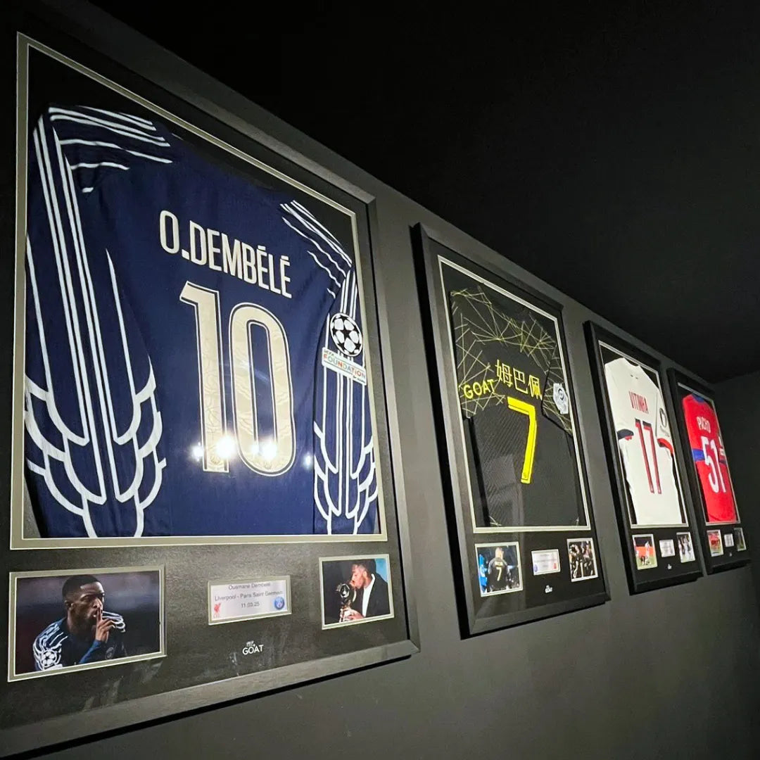 Décoration avec cadres maillot du psg