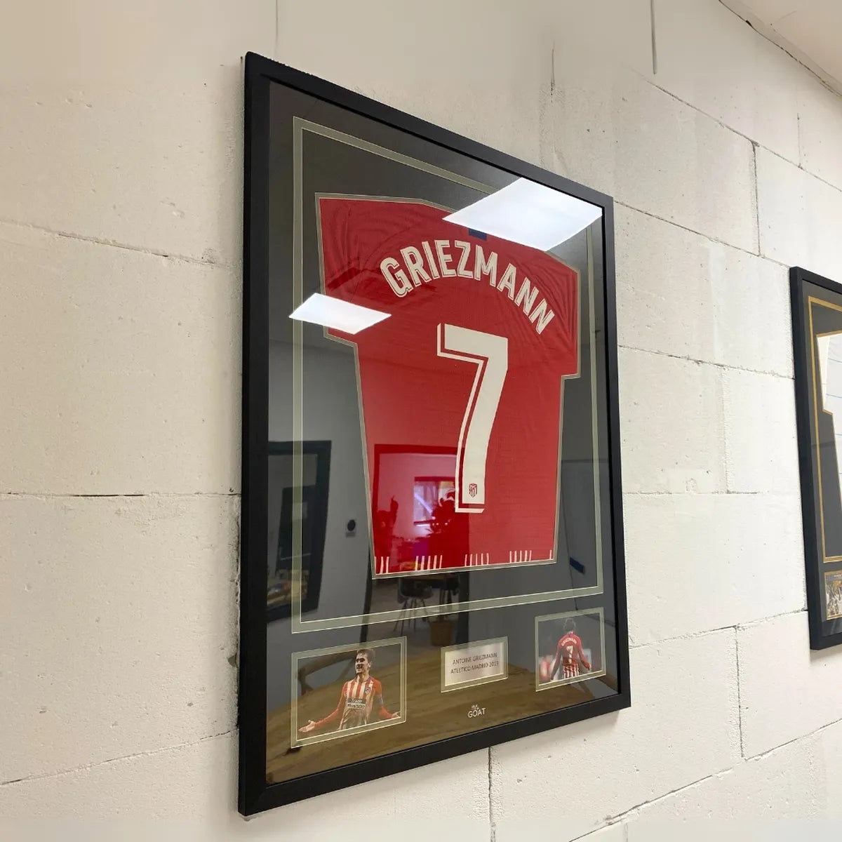 Maillot griezmann porté et encadré