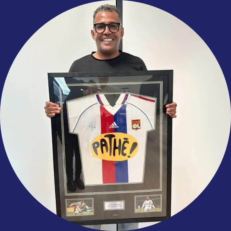 Sonny Anderson avec cadre maillot Lyon